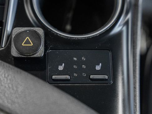 Used 2018 Toyota Camry XLE image 25