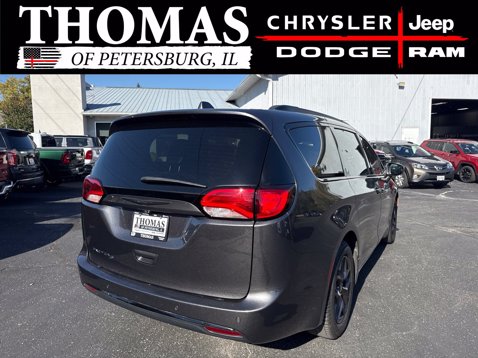Used 2020 Chrysler Pacifica Touring-L Plus w/ S Appearance Package FWD image 7