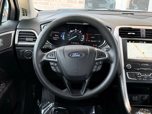 Used 2019 Ford Fusion SE FWD image 23