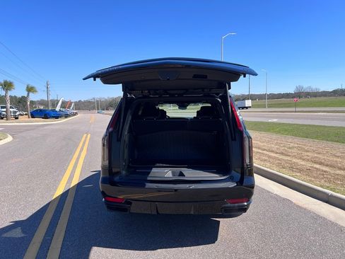 Used 2024 Cadillac Escalade Premium Luxury Platinum image 11