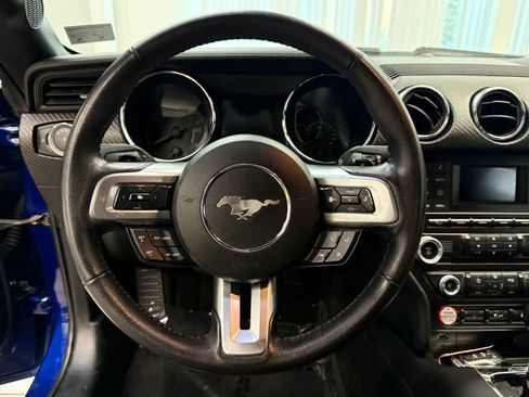 Used 2015 Ford Mustang Coupe RWD image 25