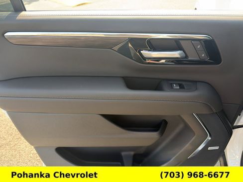 New 2026 Chevrolet Suburban Z71 w/ Comfort Package AWD/4WD image 24