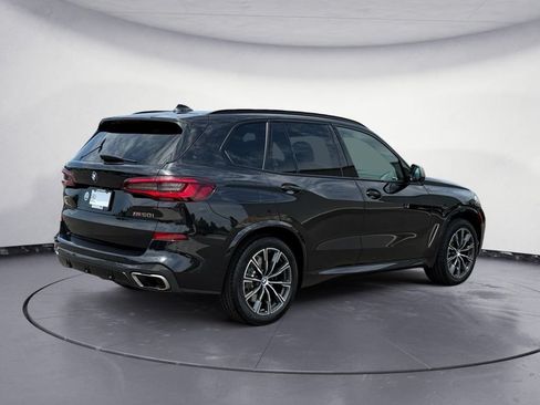 Used 2022 BMW X5 M50i w/ Parking Assistance Package AWD/4WD image 7