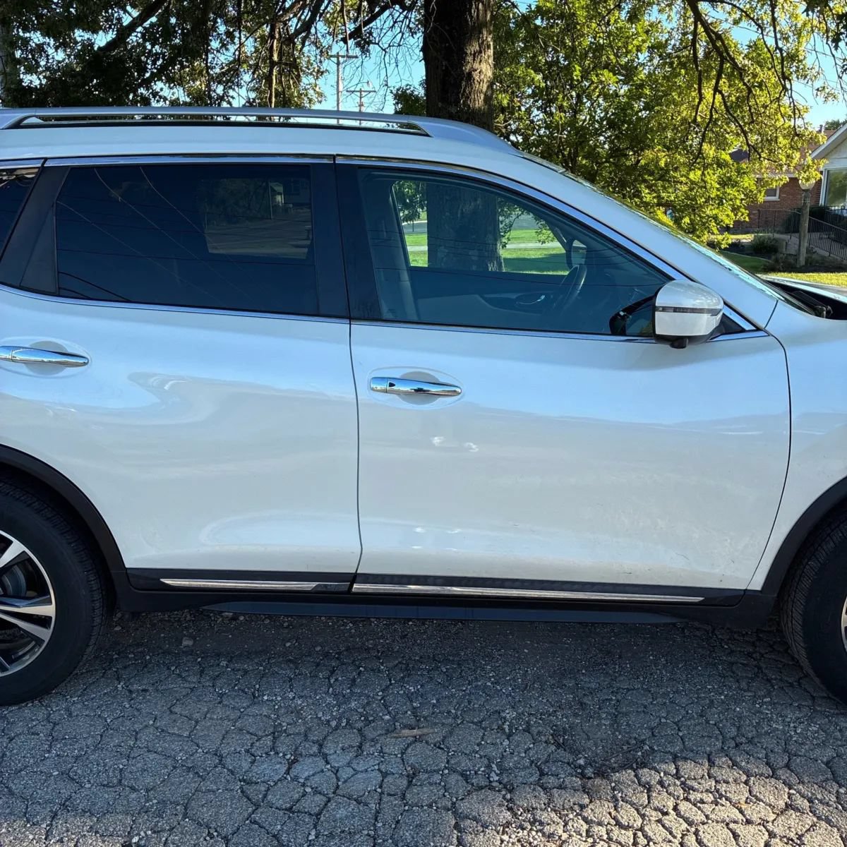 Used 2017 Nissan Rogue SL w/ SL Premium Package AWD/4WD image 11
