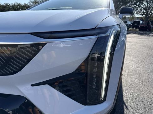 New 2026 Cadillac Optiq Luxury 1 RWD image 9
