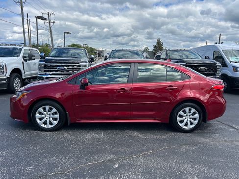 Used 2022 Toyota Corolla LE FWD image 4