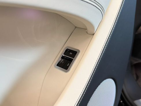 New 2026 Bentley Bentayga Extended Wheelbase AWD/4WD image 49
