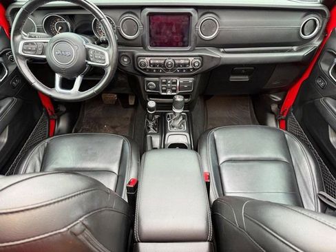 Used 2020 Jeep Wrangler Unlimited Sahara image 14