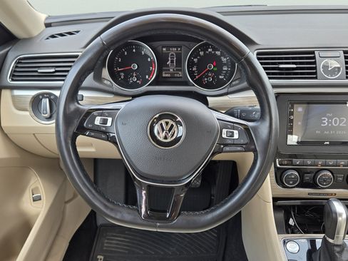 Used 2017 Volkswagen Passat 1.8T SE FWD image 16