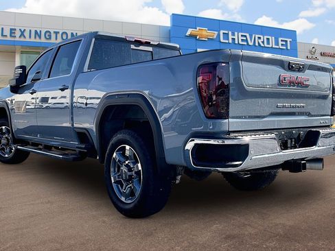 Used 2025 GMC Sierra 2500 SLE w/ SLE Value Package; image 3