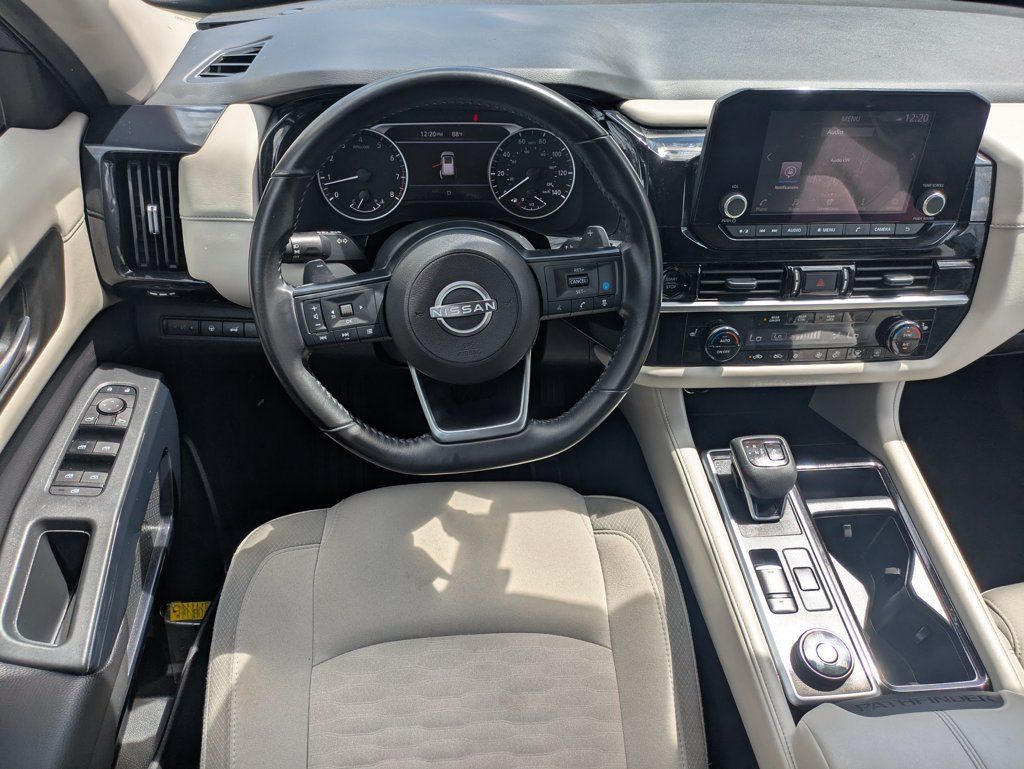 Used 2025 Nissan Pathfinder SV AWD/4WD image 16