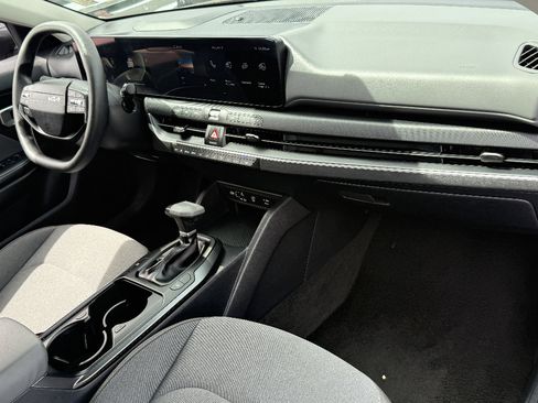 Used 2025 Kia K4 LXS image 25