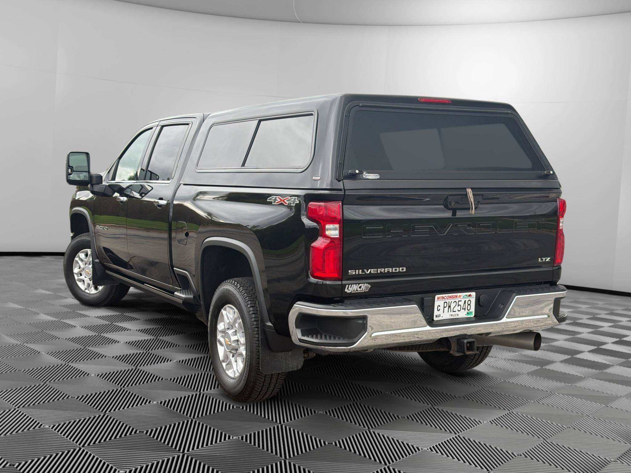Used 2023 Chevrolet Silverado 2500 LTZ w/ LTZ Convenience Package AWD/4WD image 2
