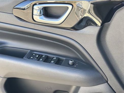 New 2026 Jeep Compass Latitude AWD/4WD image 24