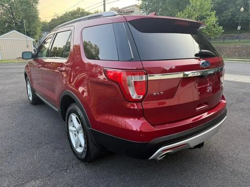 Used 2016 Ford Explorer XLT w/ Equipment Group 202A image 6