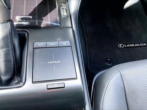 Used 2023 Lexus GX 460 Premium image 34