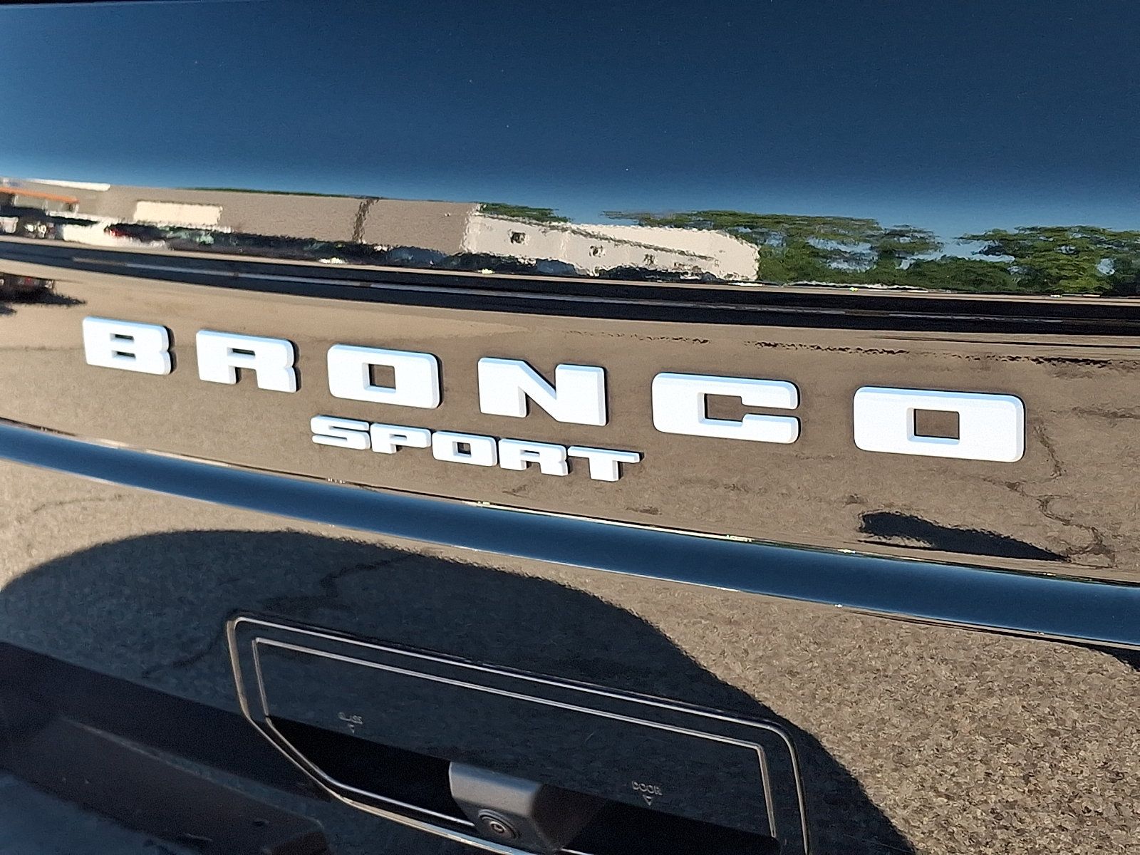 Certified 2024 Ford Bronco Sport Outer Banks w/ Tech Package AWD/4WD image 35