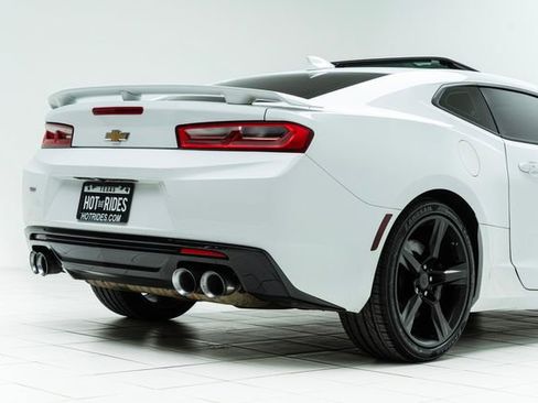 Used 2016 Chevrolet Camaro SS image 14