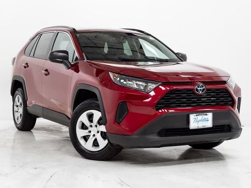 Used 2020 Toyota RAV4 LE FWD image 6