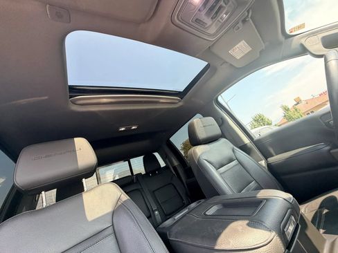 Used 2022 GMC Sierra 2500 Denali w/ Denali Black Diamond Edition AWD/4WD image 28