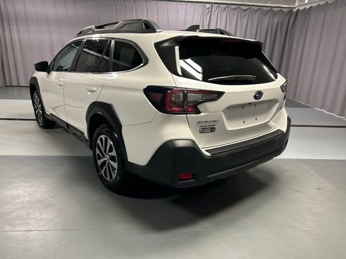 Used 2024 Subaru Outback Premium AWD/4WD image 5