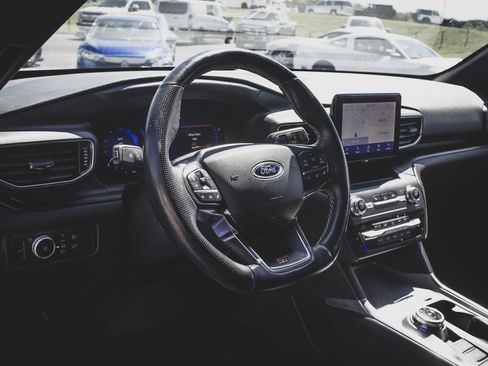 Used 2020 Ford Explorer ST AWD/4WD image 2