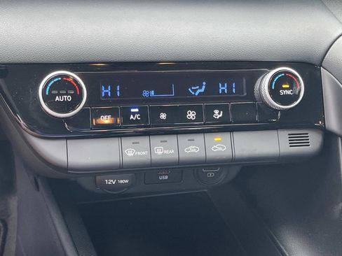 Used 2023 Hyundai Elantra SEL image 27