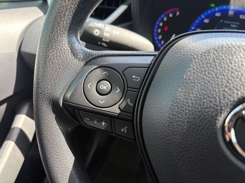 Used 2022 Toyota Corolla LE FWD image 23