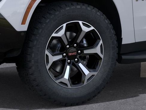 New 2026 GMC Yukon AT4 AWD/4WD image 9