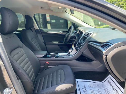 Used 2015 Ford Fusion SE FWD image 28