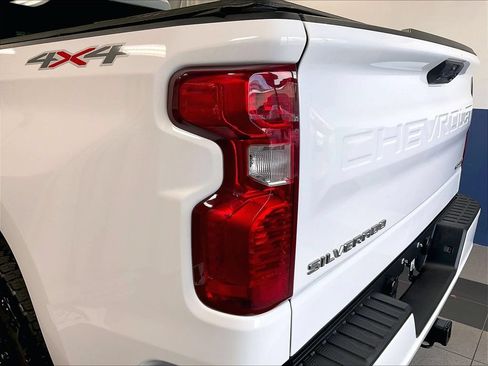 Used 2023 Chevrolet Silverado 1500 Custom AWD/4WD image 34