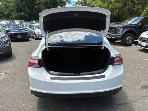 Used 2022 Chevrolet Malibu LT FWD image 19
