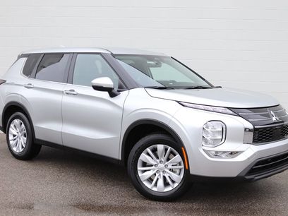 New 2026 Mitsubishi Outlander ES