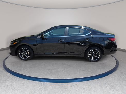 Used 2024 Nissan Sentra SV FWD image 8