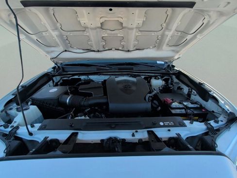 Used 2018 Toyota Tacoma 4x4 Double Cab image 19