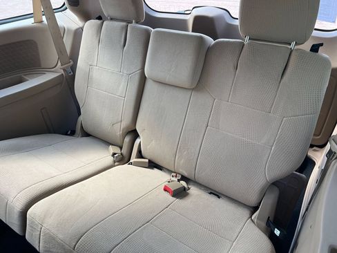 Used 2013 Dodge Grand Caravan American Value Package FWD image 11