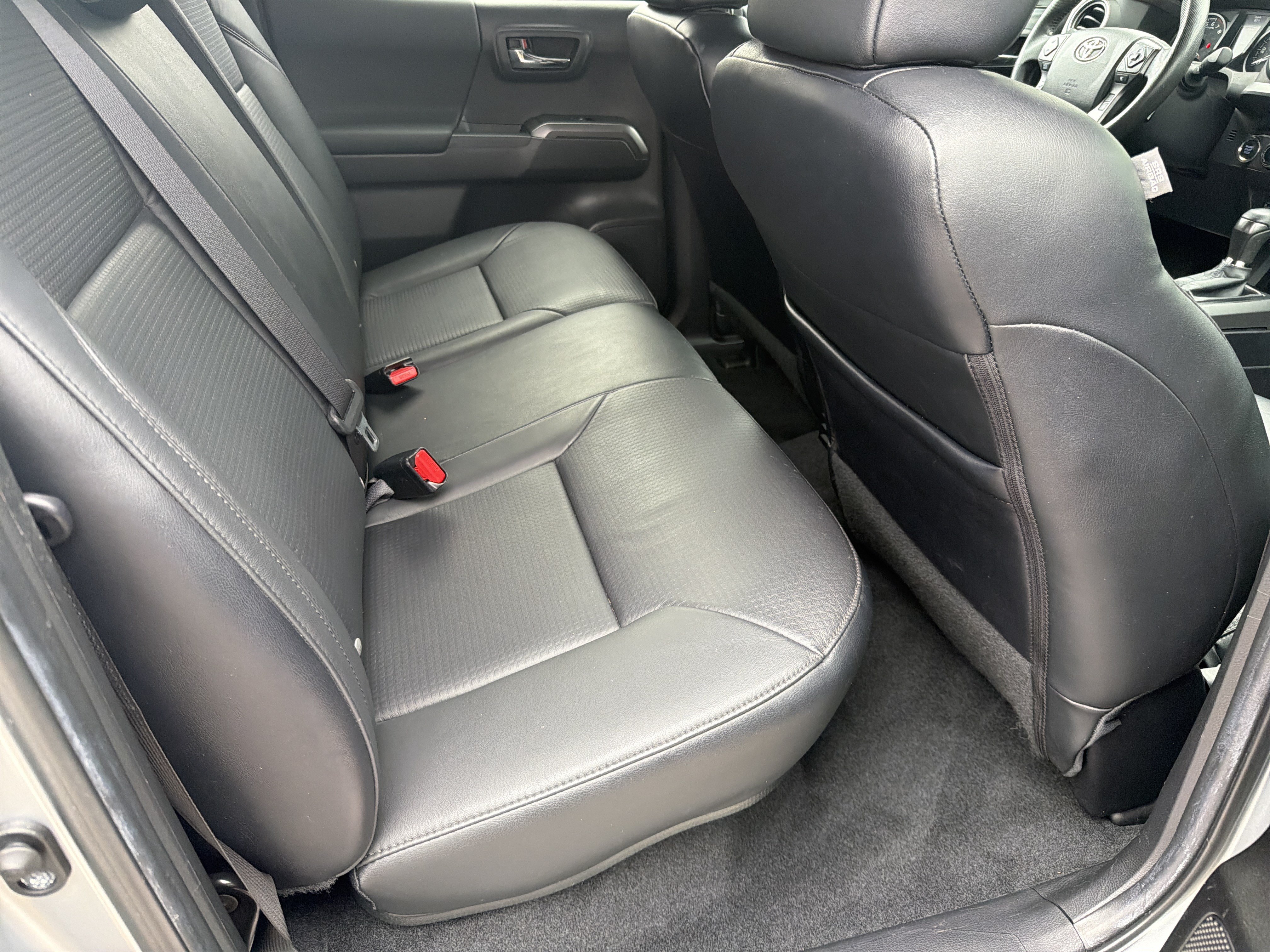 Used 2022 Toyota Tacoma TRD Sport w/ TRD Premium Sport Package AWD/4WD image 16