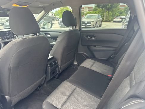 Used 2025 Nissan Rogue SV FWD image 11