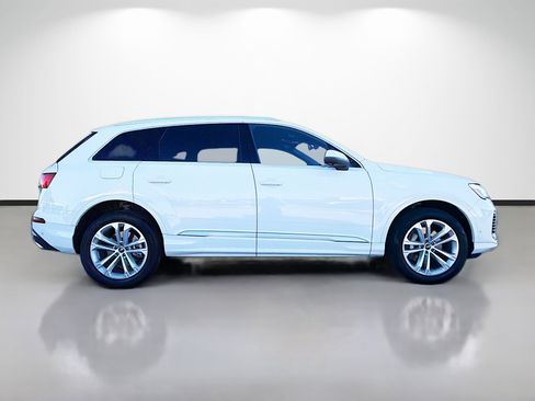 Certified 2025 Audi Q7 3.0T Premium Plus image 2