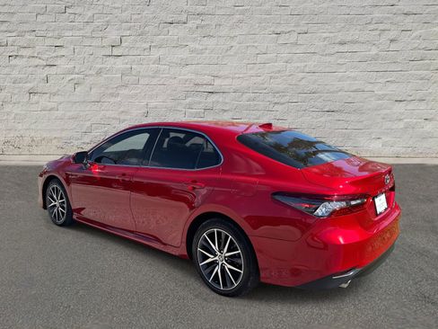 Used 2023 Toyota Camry XLE w/ Navigation Package FWD image 3