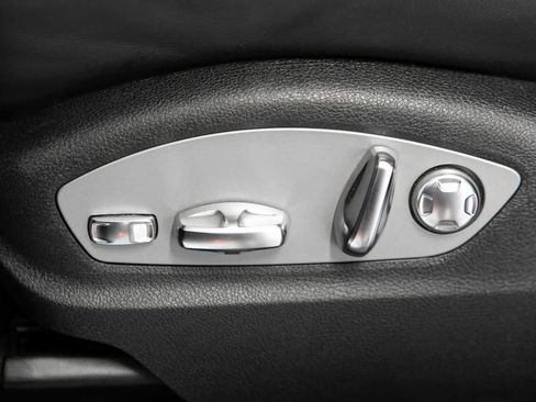 Used 2022 Porsche Macan AWD/4WD image 19