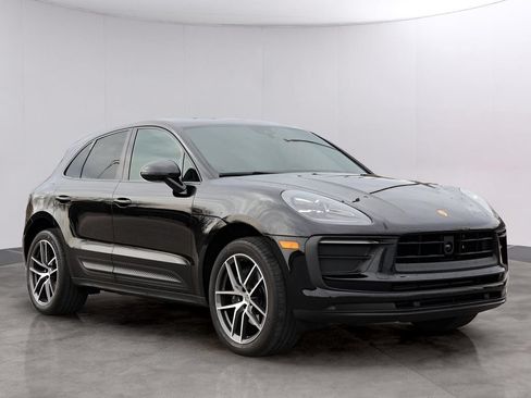 Used 2026 Porsche Macan AWD/4WD image 11