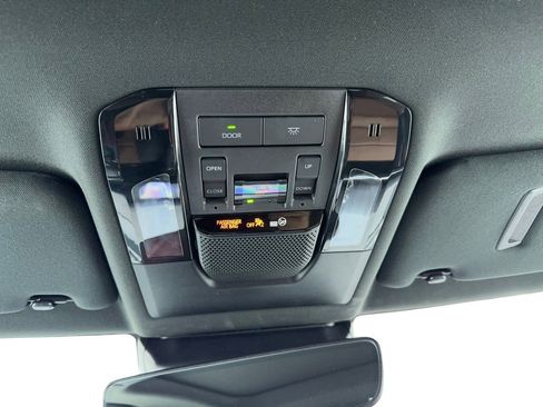 Used 2025 Lexus GX 550 image 38