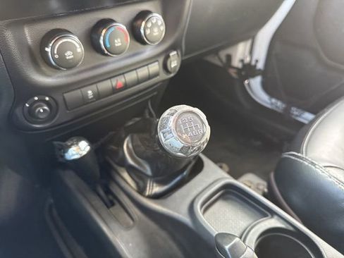 Used 2015 Jeep Wrangler Unlimited Sport image 19