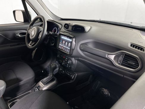 Used 2022 Jeep Renegade Latitude AWD/4WD image 27