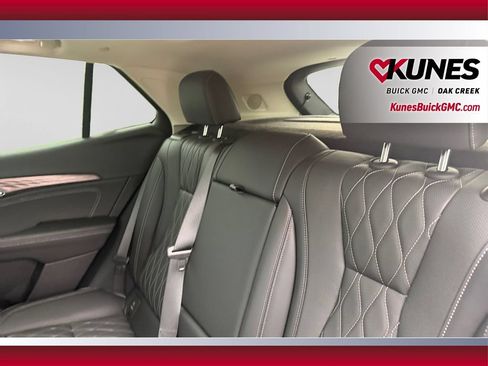 Used 2023 Buick Envision Avenir AWD/4WD image 33