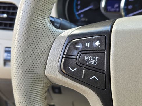 Used 2014 Toyota Sienna XLE image 23