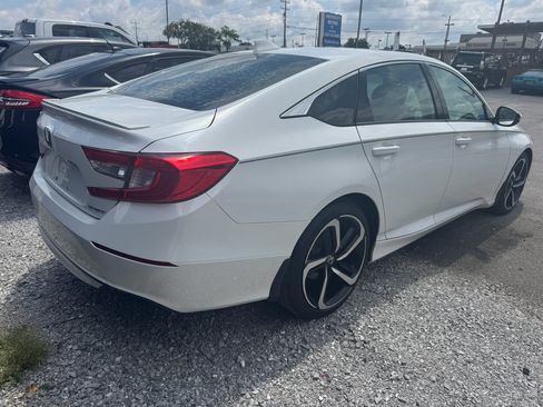 Used 2019 Honda Accord Sport image 2