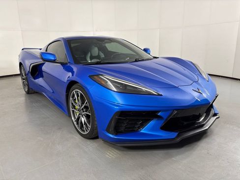 Used 2024 Chevrolet Corvette Stingray Preferred Cpe w/ Z51 Performance Package RWD image 2