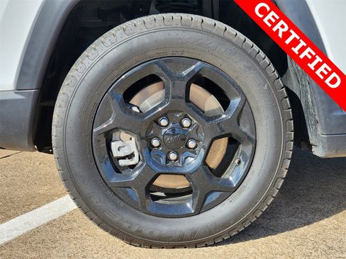 Used 2023 Jeep Compass Trailhawk image 10